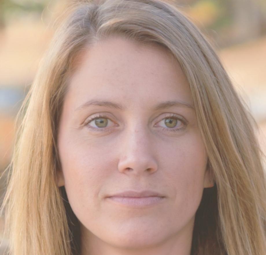 Carmela Valdéz, instructora de finanzas personales con 15 años de experiencia